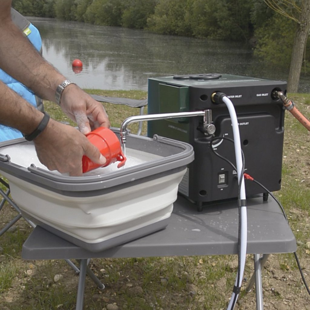 Kampa Geyser - LPG Gas Hot Water System / Heater / Shower