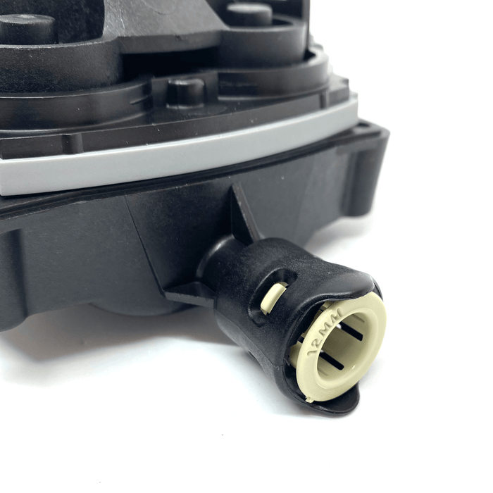 Whale Smartflo AK1318 Replacement Pump Service Kit - product image, showing close-up of 12mm QuickConnect connection