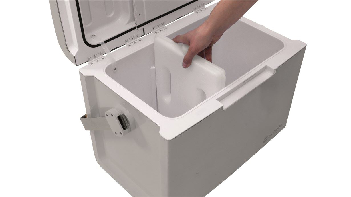 Outwell ECOlux 35 Litre Coolbox 12 & 230 Volts - Light Grey feature image of divider inside coolbox
